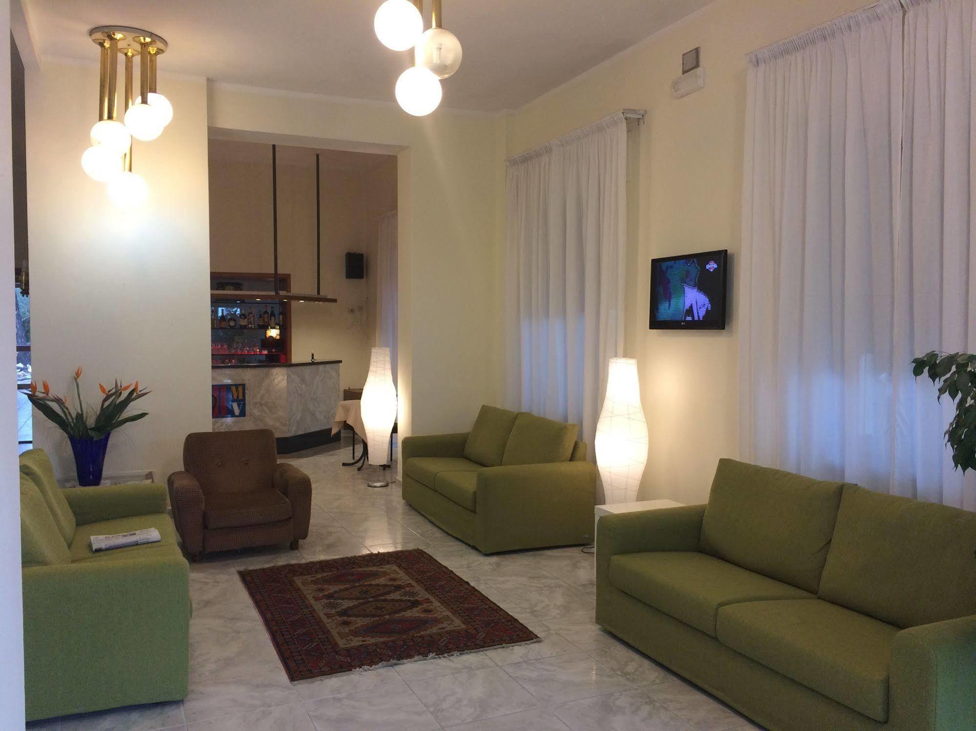 מרינה די פיאטרסנטה Hotel Mirage מראה חיצוני תמונה