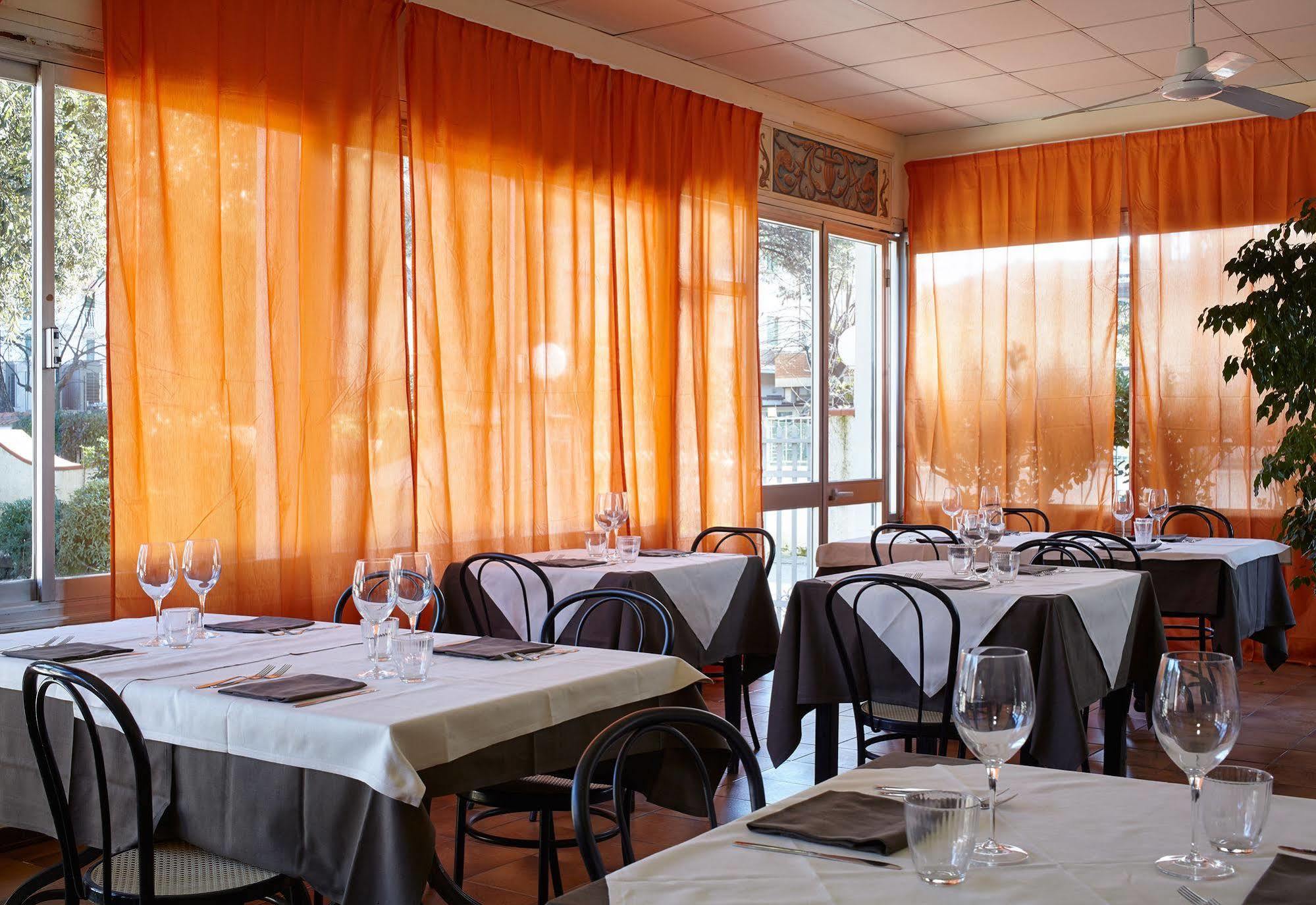מרינה די פיאטרסנטה Hotel Mirage מראה חיצוני תמונה