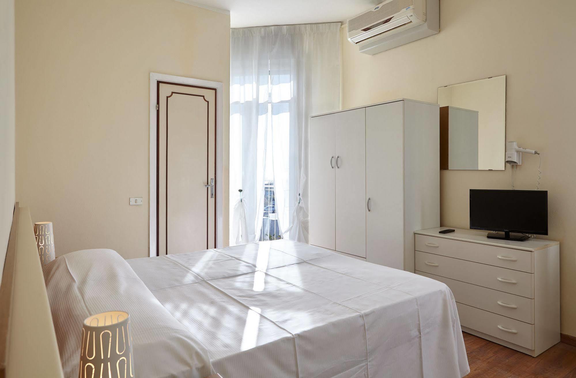 מרינה די פיאטרסנטה Hotel Mirage מראה חיצוני תמונה